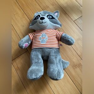 Rachael the Raccoon plush. Build a bear from Great Wolf Lodge. Fast shipping.
